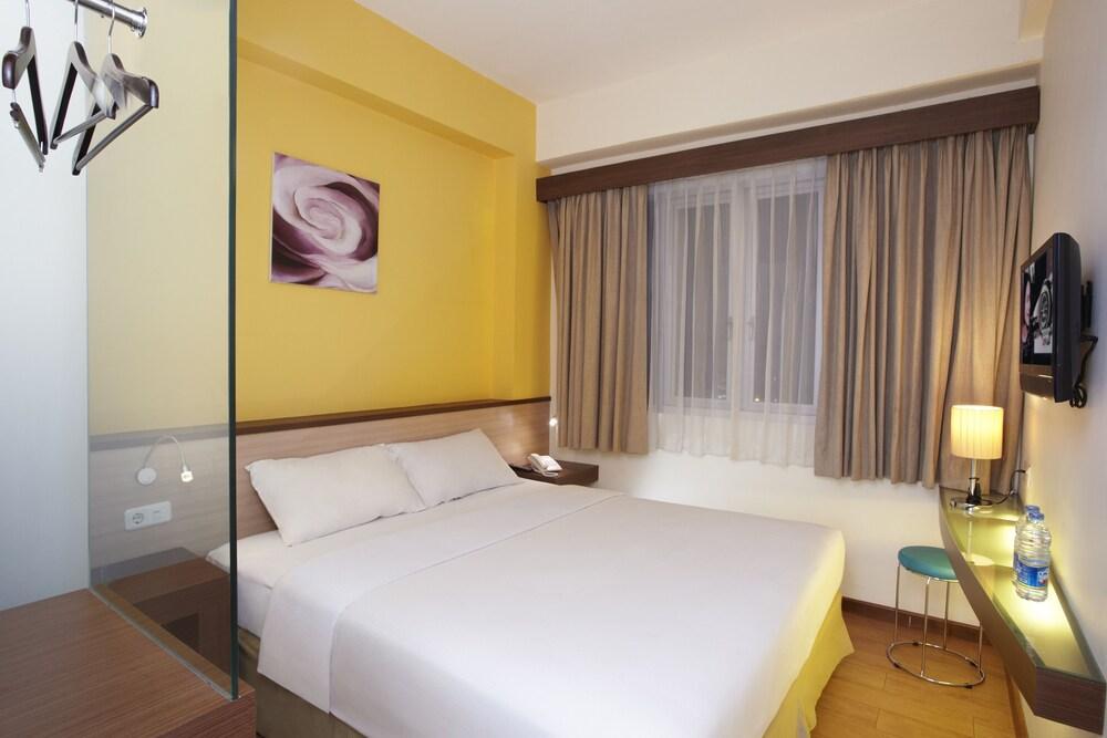 Nite & Day Jakarta - Mangga Besar Екстер'єр фото